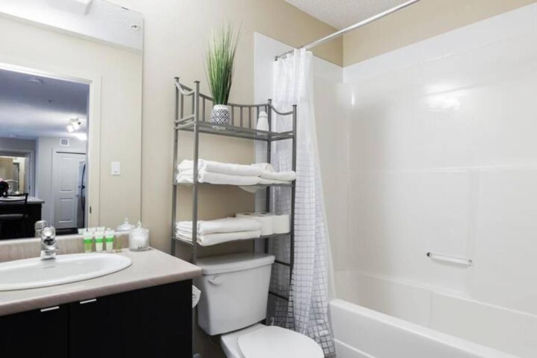 Apartment Executive Winderemere I Secure Ug Parking I Wifi! *